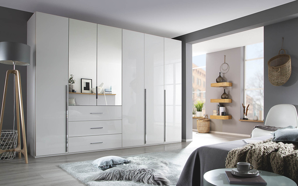Drehtürenschrank